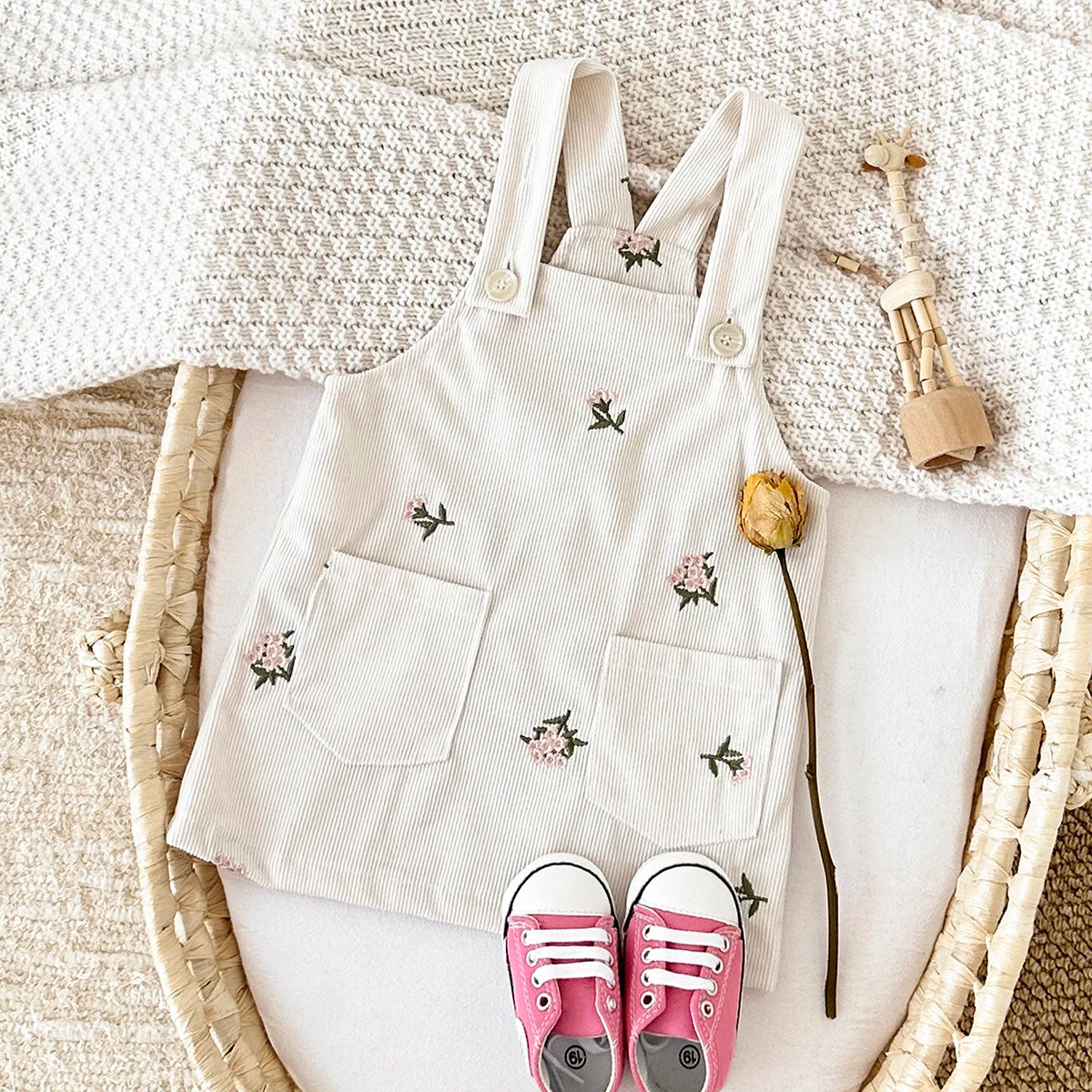 INS Baby Girls Strap Dress Flower Embroidery Heavy Denim Dress Pocket Button Bodysuits Autumn Newborn Baby Clothes 0-3Y